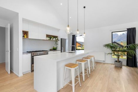 Photo of property in 4 Polperro Court, Jacks Point, Queenstown, 9371
