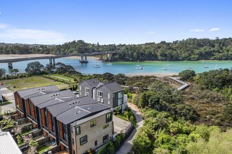 Photo of property in 5/35 Marine Parade, Hobsonville, Auckland, 0616