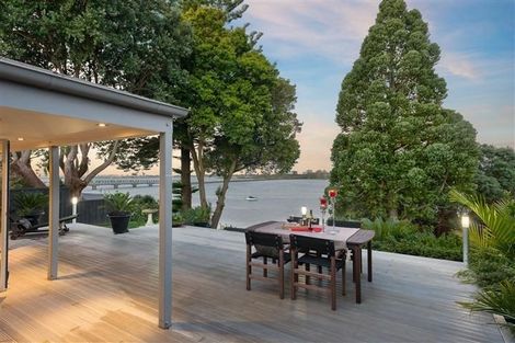 Photo of property in 188a Devonport Road, Tauranga, 3110