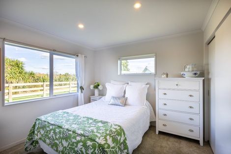 Photo of property in 16 Riverglen Road, Waipu, 0510