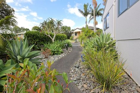 Photo of property in 5 Cognac Place, Henderson, Auckland, 0612