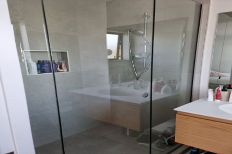 Photo of property in 261a Edgeware Road, Edgeware, Christchurch, 8013