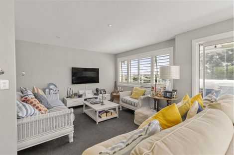 Photo of property in 1 Seacliffe Avenue, Belmont, Auckland, 0622