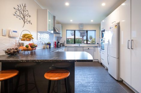 Photo of property in 13 San Marino Drive, Henderson, Auckland, 0612