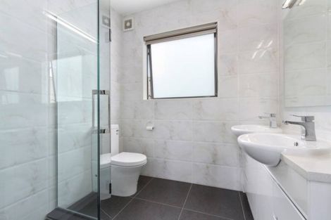 Photo of property in 38a Mark Edward Drive, Half Moon Bay, Auckland, 2012