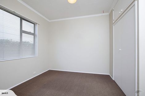 Photo of property in 9 Hoyle Place, New Plymouth, 4310