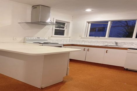 Photo of property in 86 Matipo Road, Mairangi Bay, Auckland, 0630