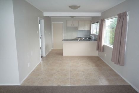 Photo of property in 71 Kemp Road, Massey, Auckland, 0614