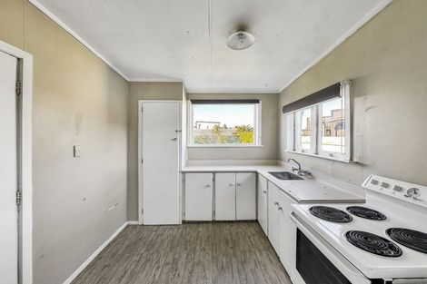 Photo of property in 18 Karaka Street, Castlecliff, Whanganui, 4501