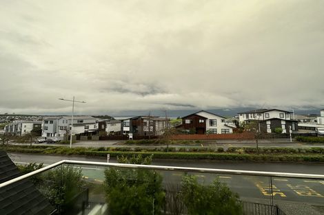 Photo of property in 10 Uranga Lane, Long Bay, Auckland, 0630