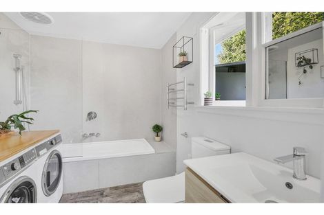 Photo of property in 13 Cross Street, Coalgate, 7673