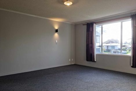 Photo of property in 99 Omata Road, Marfell, New Plymouth, 4310