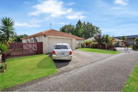 Photo of property in 12 Scotts Field Drive, Takanini, 2112