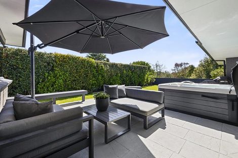 Photo of property in 40 Heta Road, Highlands Park, New Plymouth, 4312