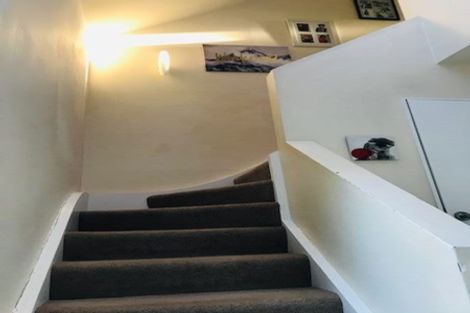 Photo of property in 2/2 Deverell Place, Northcross, Auckland, 0632