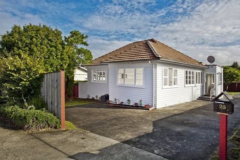 Photo of property in 25 Esmonde Road, Takapuna, Auckland, 0622