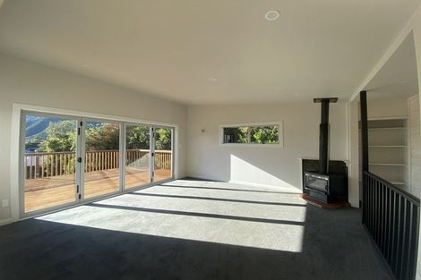 Photo of property in 11 Ranui Street, Waikawa, Picton, 7220