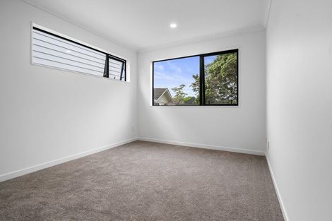 Photo of property in 24c Scarlock Avenue, Browns Bay, Auckland, 0630