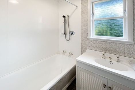 Photo of property in 12 Sutherland Crescent, Westbrook, Palmerston North, 4412