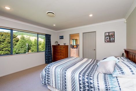 Photo of property in 62 Mahaki Road, Nikau Valley, Paraparaumu, 5032
