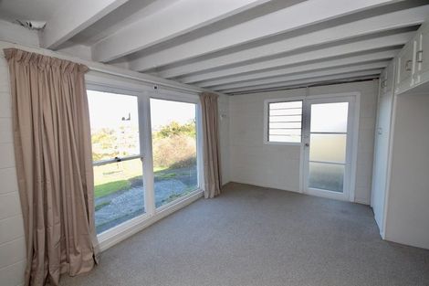 Photo of property in 94 Ocean View Road, Northcote, Auckland, 0627