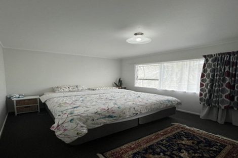 Photo of property in 27 Cedar Heights Avenue, Massey, Auckland, 0614