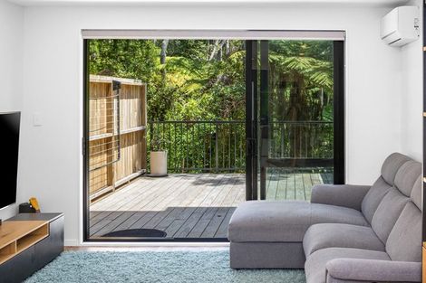 Photo of property in 29 Tokai Place, Glen Eden, 0602