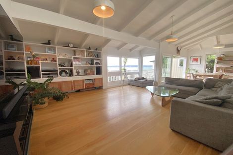 Photo of property in 37 Gill Avenue, Te Atatu Peninsula, Auckland, 0610