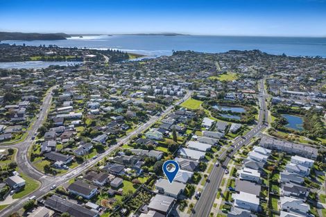 Photo of property in 26 Kukuwai Avenue, Red Beach, 0932