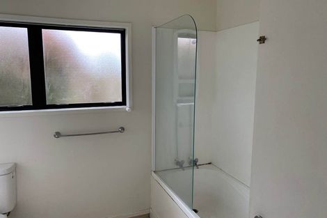 Photo of property in 399b Roscommon Road, Clendon Park, Auckland, 2103