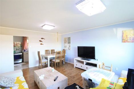 Photo of property in 2/78 West Coast Road, Glen Eden, Auckland, 0602