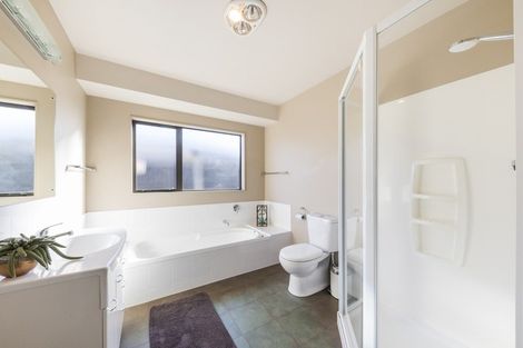 Photo of property in 17 Walnut Grove, Kelvin Grove, Palmerston North, 4414