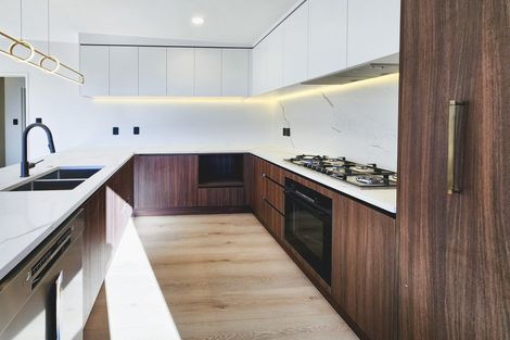 Photo of property in 2a Embling Place, Eastern Beach, Auckland, 2012