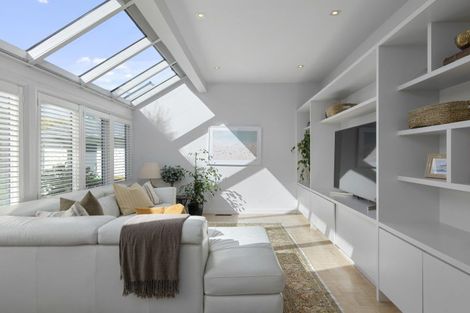 Photo of property in 43 Jacksons Road, Lyttelton, 8082