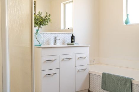 Photo of property in 35 Northmeadow Drive, Rototuna, Hamilton, 3210