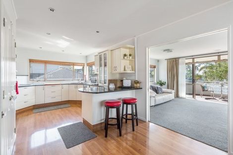 Photo of property in 13 Kahala Place, West Harbour, Auckland, 0618