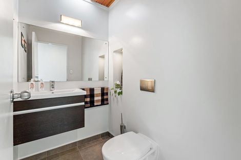 Photo of property in 32 Vipond Road, Stanmore Bay, Whangaparaoa, 0932