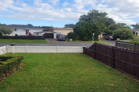 Photo of property in 1/72 Casuarina Road, Half Moon Bay, Auckland, 2012