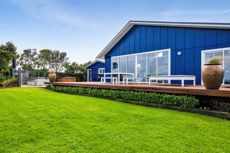 Photo of property in 16 Hector Place, Opunake, 4616