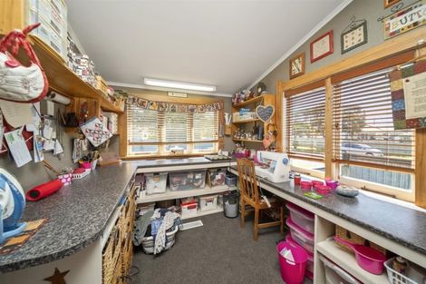 Photo of property in 81 Collins Street, Hawera, 4610