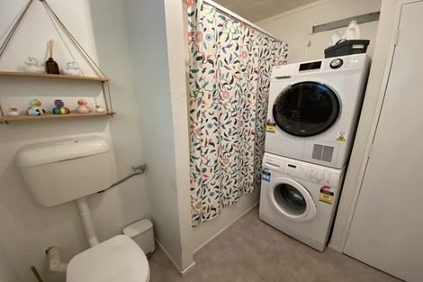 Photo of property in 2/219 Grant Road, Thorndon, Wellington, 6011