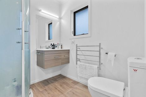 Photo of property in 1 Molesworth Street, Carterton, 5713