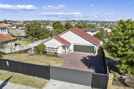 Photo of property in 16 Whitford Road, Howick, Auckland, 2014