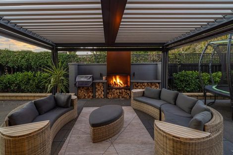 Photo of property in 75a Inwoods Road, Parklands, Christchurch, 8083