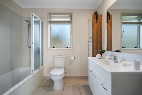 Photo of property in 8 Bathurst Crescent, Pyes Pa, Tauranga, 3112