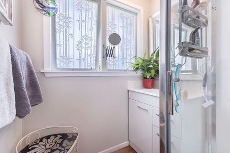 Photo of property in 8 Omata Road, Westown, New Plymouth, 4310