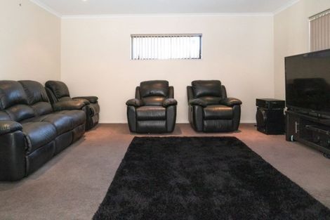 Photo of property in 59a Hewlett Road, Massey, Auckland, 0614