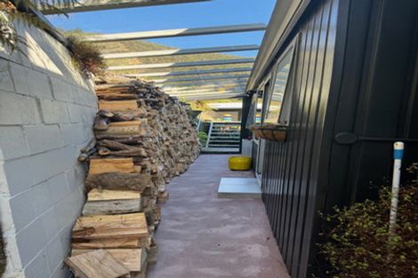 Photo of property in 7 Arthur Crescent, Waikawa, Picton, 7220