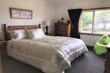 Photo of property in 1 Truby King Street, Merrilands, New Plymouth, 4312