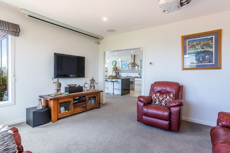 Photo of property in 127 Endeavour Drive, Whitby, Porirua, 5024